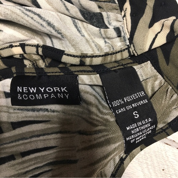 New York & Company Camu Print Halter Top Small

45#355 - Picture 4 of 6